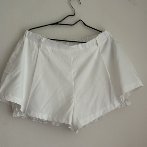 Shorts - Picture 2 of 11